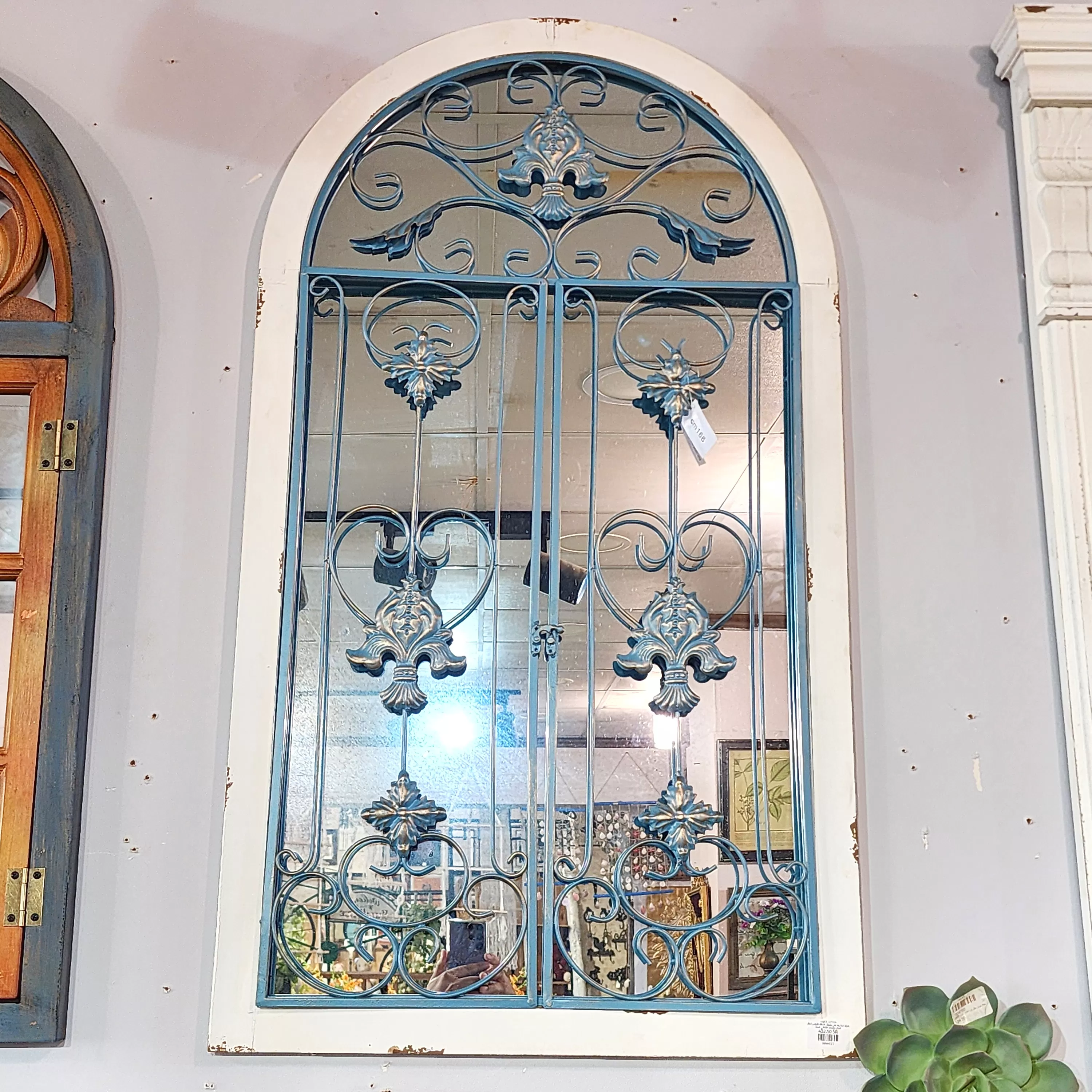 مرآة حائط بإطار خشبي طبيعي لتزيين الجدران والمداخل – تصميم أنيق وعصري