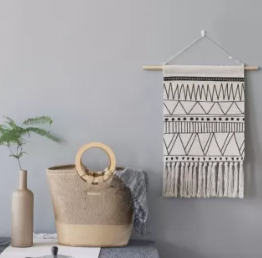 تعليقة مكرمية